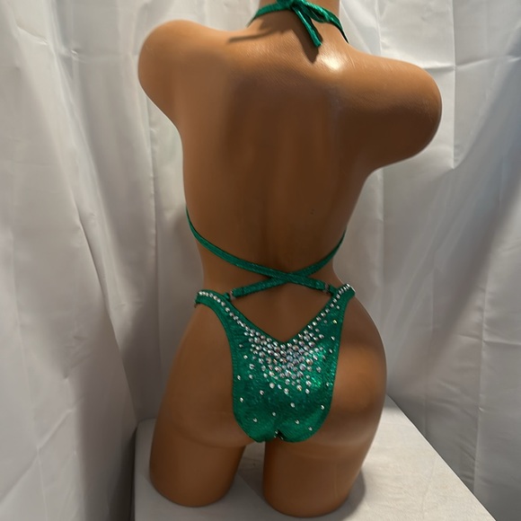 Npc hunter Green figure competition suit NWT Leg cup 34B small bottom - Picture 4 of 5
